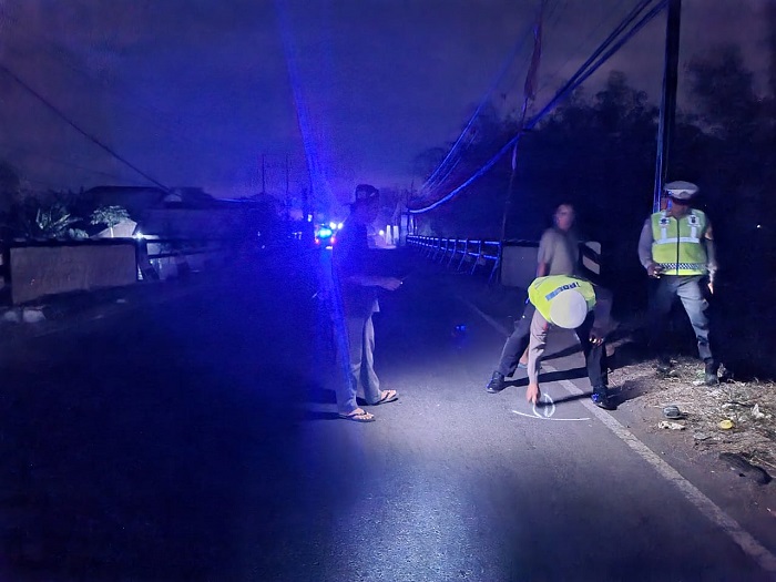 Lakalantas di Jalan raya jurusan Muncar – Tegaldlimo tepatnya di Jembatan Kedungringin masuk Desa Kedungringin, Kecamatan Muncar, Selasa (28/11/2023).(dokumen dari Satlantas Polresta Banyuwangi untuk blok-a.com)