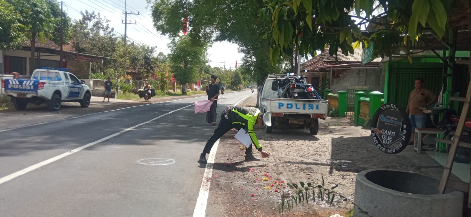 Lokasi lakalantas antara dua sepeda motor yang terjadi di Kecamatan Srono, Banyuwangi, Rabu (13/12/2023).(blok-a.com/Kuryanto)
