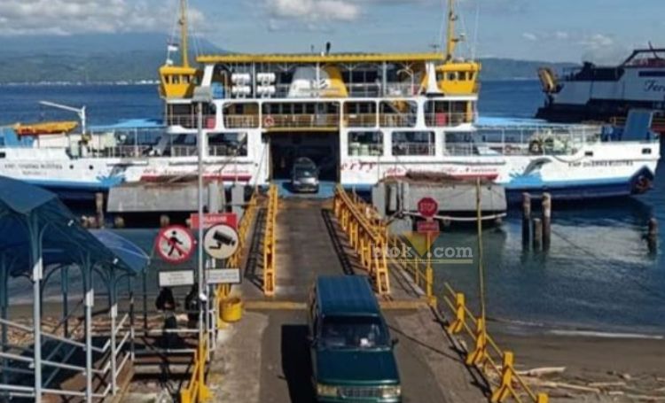 Jalur penyeberangan Kapal Ferri di Ketapang, Banyuwangi.(blok-a.com/Kuryanto)