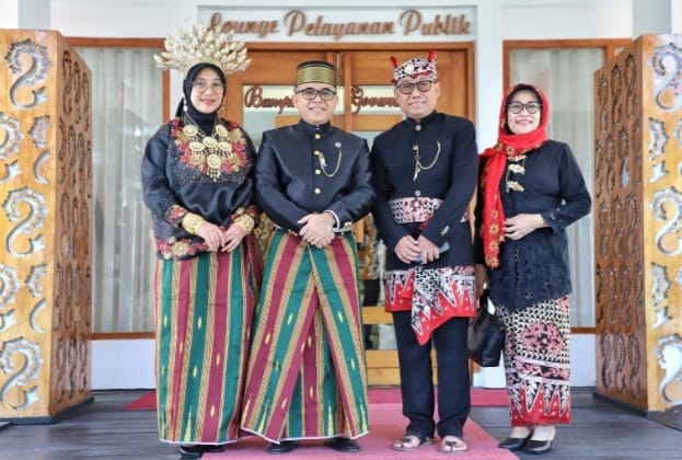 Menteri Pendayagunaan Aparatur Negara dan Reformasi Birokrasi (PANRB) Abdullah Azwar nampak menghadiri Upacara Hari Jadi Banyuwangi (Harjaba) ke-252, Senin (18/12/2023).(blok-a.com/Kuryanto)