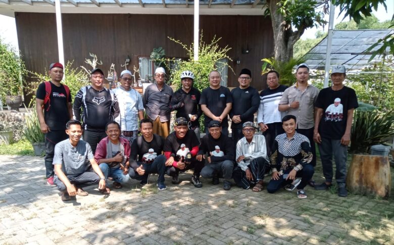 Pengasuh Ponpes Zainul Hasan Genggong, silaturahmi ke KADIN Probolinggo. 