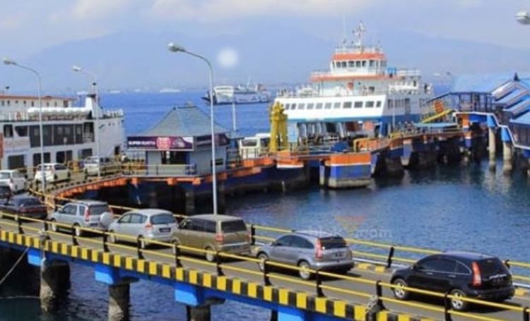 Penyeberangan antar Pelabuhan Ketapang-Gilimanuk ditutup sementara.(blok-a.com/Kuryanto)