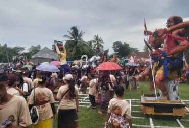 Pawai ogoh-ogoh dalam rangka menyambut Hari Raya Nyepi umat Hindu Tahun Baru Saka 1946/2024 Masehi, di wilayah Kecamatan Pesanggaran, Banyuwangi, Minggu (10/3/2024).(blok-a.com/Kuryanto)