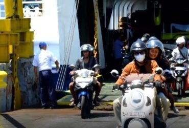 Arus mudik Lebaran 2024 di lintas Gilimanuk-Ketapang pada H-2 Lebaran, Senin (7/4/2024).(blok-a.com/Kuryanto)