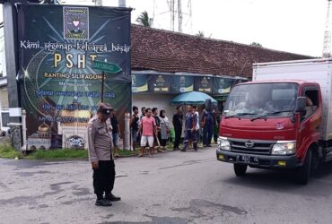 Lokasi kecelakaan di Jalan Raya perempatan Pasar Kesilir jurusan Pesanggaran, Desa Kesilir, Kecamatan Siliragung, Kamis (18/4/2024).(blok-a.com/Kuryanto)