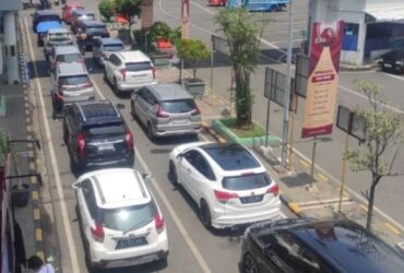 Kendaraan pemudik saat mengantri di Pelabuhan Ketapang, Banyuwangi, Senin (15/4/2024).(blok-a.com/Kuryanto)