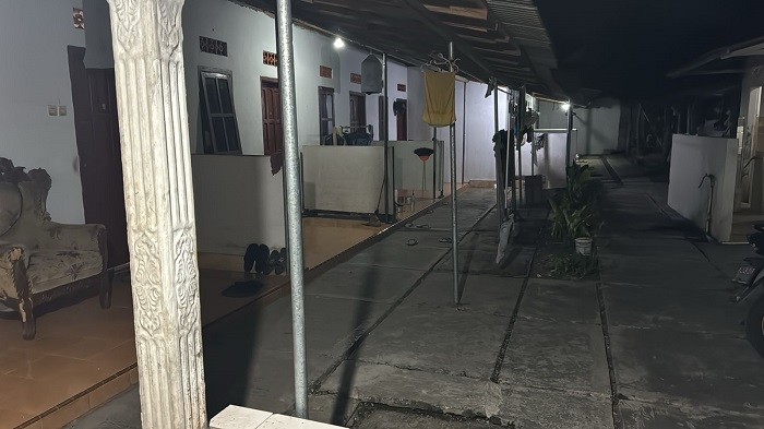 Tempat kos di Dusun Glowong, Desa Wringinagung, lokasi kasus penggelapan sepeda motor, Sabtu (22/6/2024).(blok-a.com/Kuryanto)