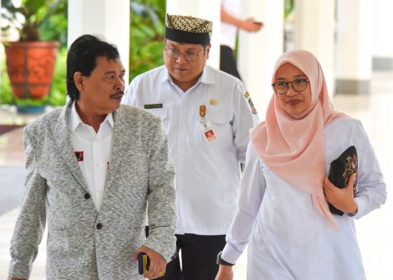 Wakil Ketua DPRD Banyuwangi, Ruliyono saat bersama Bupati Banyuwangi.