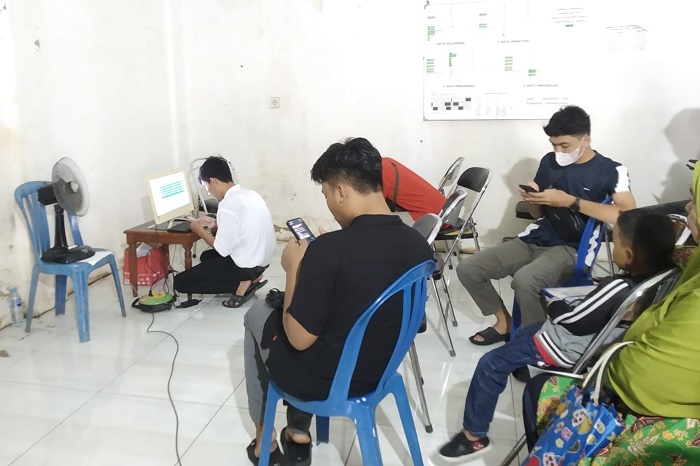 Suasana Kelas pengajuan online Adminduk di Disdukcapil Jember. (Foto: Dokumen Disdukcapil Jember)
