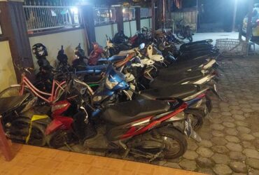 Penggerebekan judi ayam yang dilakukan Unit Reskrim Polsek Muncar berhasil amankan beberapa BB, Senin (8/7/2024).(dok. Polsek Muncar untuk blok-a.com)