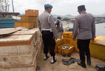 Jajaran Polsek Pesanggaran lakukan gelar patroli di Pelabuhan Rakyat, Jumat (30/8/2024).(blok-a.com/Kuryanto)