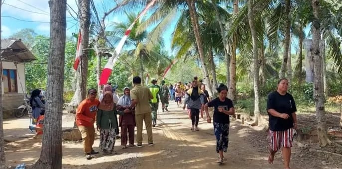 Apel Siaga Antisipasi Megathrust di pantai Pancer, Desa Sumberagung, Kecamatan Pesanggaran, Selasa (27/8/2024).(blok-a.com/Kuryanto)