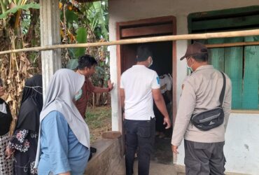 Rumah Almarhum Suprihatin, warga Desa Tegalrejo, Kecamatan Tegalsari, wanita lansia yang meninggal 10 hari dan baru ditemukan, Senin (12/8/2024).(blok-a.com/Kuryanto)