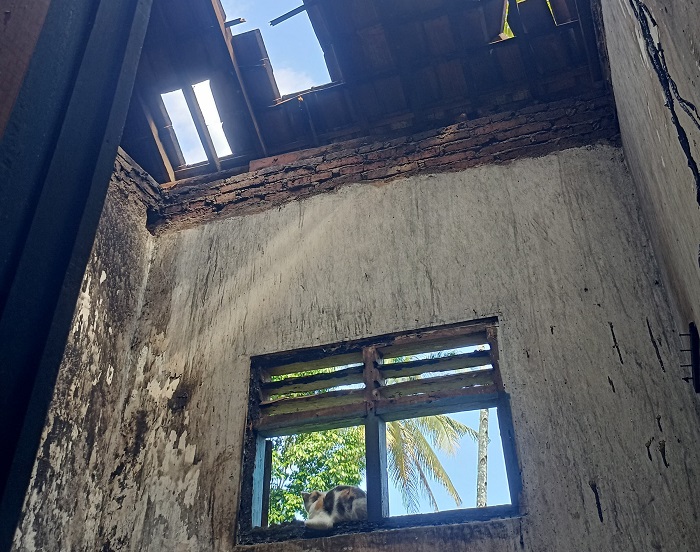 Kebakaran rumah di Desa Jambewangi, Kecamatan Sempu, Senin (12/8/2024)(Dok dari Polsek Sempu untuk blok-a.com)