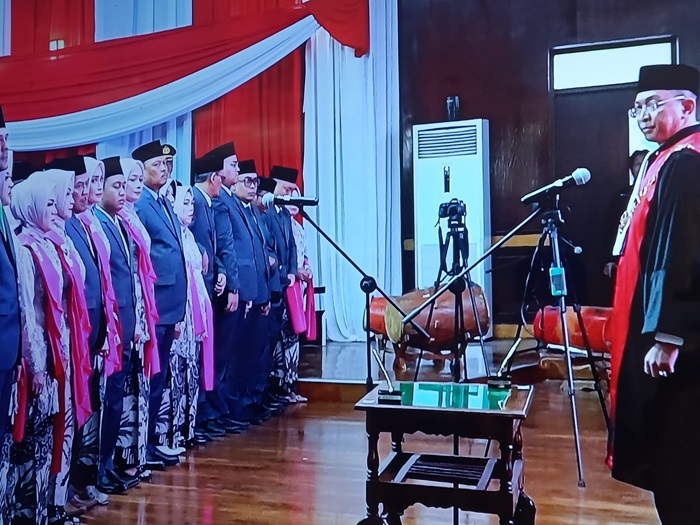 Pengambilan sumpah janji anggota DPRD Kabupaten Probolinggo masa jabatan 2024-2029.