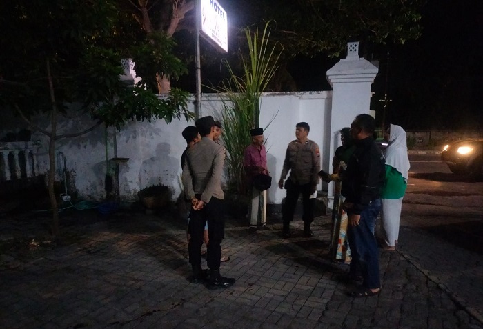 Lokasi percekcokan berujung penganiayaan di Jalan Raden Wijaya, Depan hotel Giri Indah, Kecamatan Giri, Kamis (19/9/2024) malam. (blok-a.com/Kuryanto)