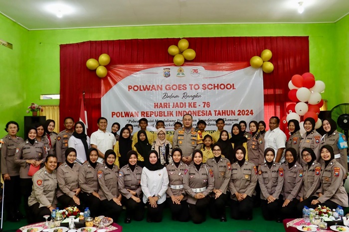 Polresta Banyuwangi gelar Polwan Goes To School dan tasyakuran di SLB Negeri Banyuwangi, Senin (2/9/2024)(blok-a.com/Kuryanto)