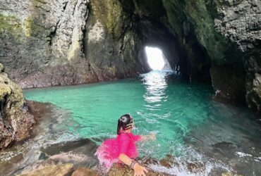 Gua di Pulau Bedil salah satu objek yang banyak dikunjungi wisatawan.(dok. ruang.co.id)