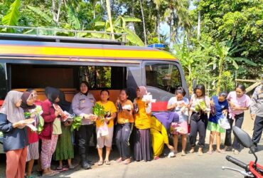 Program Mobil Sayur yang dilakukan Polresta Banyuwangi, Jumat (27/9/2024).(blok-a.com/Kuryanto)
