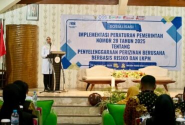 Bupati Banyuwangi, Ipuk Fiestiandani saat membuka sosialisasi kemudahan perizinan berusaha, Senin (29/9/2025).(Istimewa)