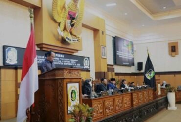Ketua Bapemperda DPRD Banyuwangi, Ahmad Masrohan saat menyampaikan laporan pembahasan penyusunan Propemperda Tahun 2026, Sabtu (29/11/2025).(Istimewa)