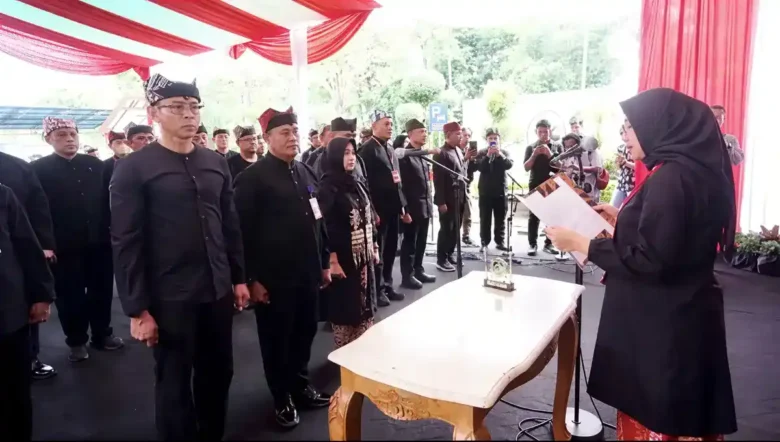 Peningkatan Kinerja dan Pelayanan Publik, Bupati Ipuk Rotasi 58 Pejabat Pemkab. (blok-a.com/Istimewa)