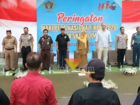 PWI Kabupaten Banyuwangi dalam rangka memperingati HPN 2026 dan HUT ke 80 PWI, menggelar tasyakuran dan doa bersama secara sederhana di Ruang Publik Gesibu Blambangan, Senin (9/02/2026)(blok-a.com/Kuryanto)