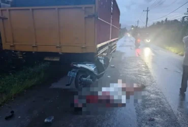 Kondisi korban & kendaraan usai peristiwa kecelakaan di Jalan Raya Pancer, Kecamatan Pesanggaran (dok Kanit Lantas Polsek Gambiran untuk blok-a.com)