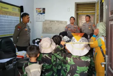 Polsek Singojuruh saat menerima kunjungan edukatif dari siswa TK/RA Perwanida, Desa Singolatren, Rabu (11/2/2026)(blok-a.com/Kuryanto)