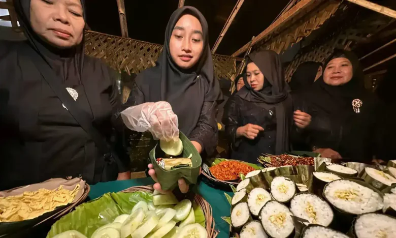 Sego Lemeng dan Kopi Uthek, hidangan otentik masyarakat Osing dari Desa Banjar, Kecamatan Licin, Banyuwangi (foto: istimewa)
