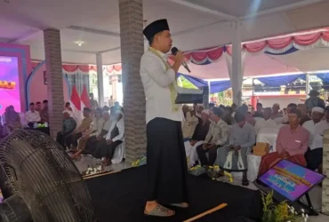 Gus Fawait dalam agenda Bunga Desaku di Kantor Desa Mumbulsari (foto: ist)