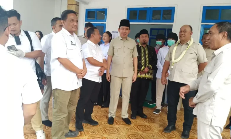 Bupati Jember Muhammad Fawait mendampingi Kepala Badan Gizi Nasional Dadan Hindayana meresmikan SPPG di Desa Wringin Agung, Kecamatan Jombang, Jember, Kamis (15/4/2026) (foto: Blok-a.com/Rio)
