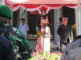 Bupati Banyuwangi, Ipuk Fiestiandani saat memimpin Upacara Peringatan Hari Lahir Pancasila yang dipusatkan di Halaman Kantor Bupati Banyuwangi, Senin (1/6/2026)(foto: Blok-a.com/Kuryanto)