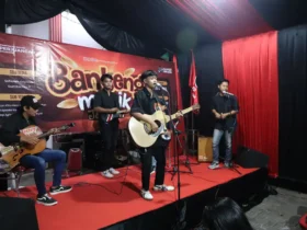 Dalam rangka Bulan Bung Karno 2026, DPC PDI Perjuangan Banyuwangi menggelar Banteng Musik Jalanan, Kamis (18/6/2026) (blok-a.com/Kuryanto).