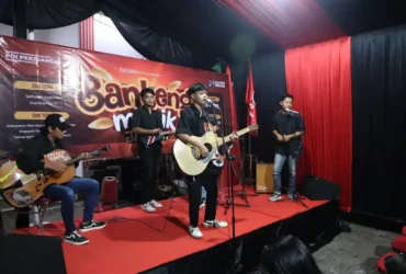 Dalam rangka Bulan Bung Karno 2026, DPC PDI Perjuangan Banyuwangi menggelar Banteng Musik Jalanan, Kamis (18/6/2026) (blok-a.com/Kuryanto).