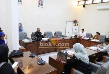 Ketua Komisi I DPRD, Marifatul Kamila saat menggelar audensi terkait HIV/AIDS bersama BCS, serta Dinas Kesehatan dan perwakilan dua RSUD, Selasa (2/6/2026) (foto: Blok-a.com/Kuryanto)