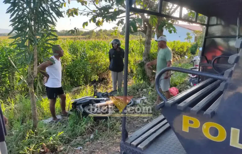 Kondisi motor Honda Supra tanpa Nopol pasca alami laka tunggal di Jalan Buk Putih, Kecamatan Silirangung Banyuwangi, sebelum dievakuasi, Senin (29/06/2026) (foto: Blok-a.com/Kuryanto)