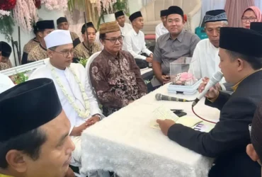 Caption : Salah satu warga Banyuwangi saat melangsungkan pernikahan di hari Jum'at Pon Bulan Dzulhijah (foto: Istimewa)