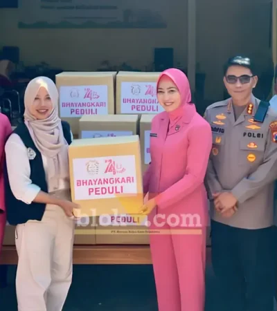Songsong Hari Bhayangkara ke-80, Polresta Banyuwangi Berbagi Kasih Bersama Lansia di Panti Jompo Sahabat Lansia, Dusun Mangunrejo, Desa Blambangan, Kecamatan Muncar, Kamis (11/6/2026) (foto: Blok-a.com/Kuryanto).