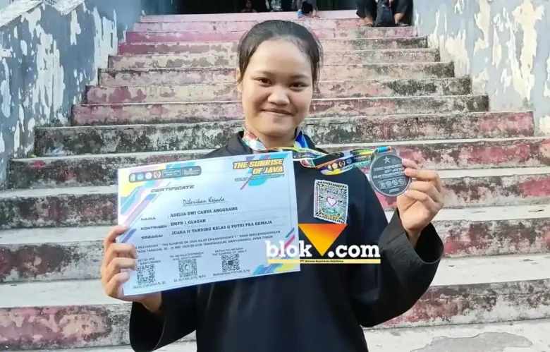 Adelia Dwi Cahya Anggraini, siswi SMP Negeri 1 Glagah, yang berhasil meraih Juara II pada ajang The Sunrise of Java Silat Championship 1, Minggu (31/5/2026) (foto: Blok-a.com/Kuryanto)
