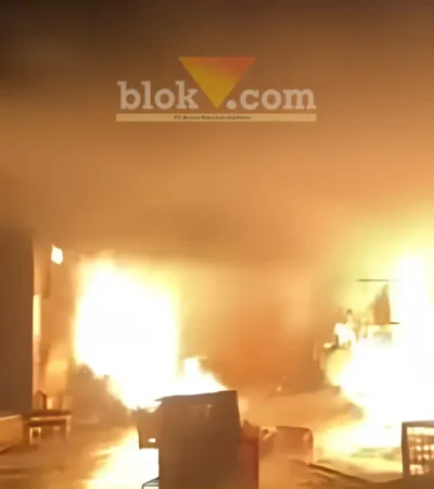 Diduga akibat korsleting listrik, garasi rumah warga Cluring, Banyuwangi ludes dilalap api, Rabu (08/07/2026) (foto: Blok-a.com/Kuryanto)
