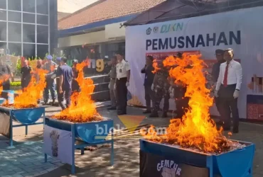 Kantor Bea dan Cukai Banyuwangi memusnahkan barang milik negara hasil penindakan senilai Rp1,25 miliar, Selasa (30/6/2026)(foto: Blok-a.com/Istimewa)