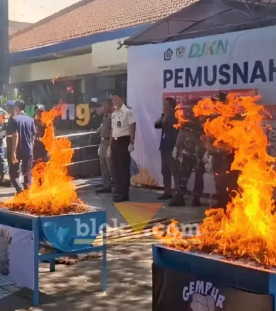Kantor Bea dan Cukai Banyuwangi memusnahkan barang milik negara hasil penindakan senilai Rp1,25 miliar, Selasa (30/6/2026)(foto: Blok-a.com/Istimewa)