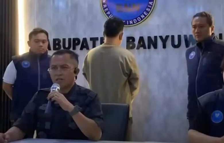 Kepala BNNK Banyuwangi, Kombes Pol Rachmat Kurniawan saat memberi keterangan pers (foto: Istimewa)