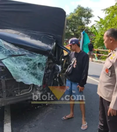 Kondisi mobil Pickup Suzuki Carry, pasca alami kecelakaan tunggal menabrak tembok pembatas jembatan akibat pecah ban, Rabu (01/07/2026)(foto: Blok-a.com/Kuryanto)