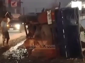 Kondisi truk Engkel usai bertabrakan dengan Microbus di Jalan Raya Cluring–Gambiran, Desa Benculuk, Kecamatan Cluring, Rabu (22/07/2026) (foto: Blok-a.com/Kuryanto)