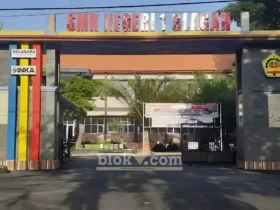 SMKN 1 Glagah Banyuwangi, berduka, Selasa (foto: Blok-a.com/Kuryanto)