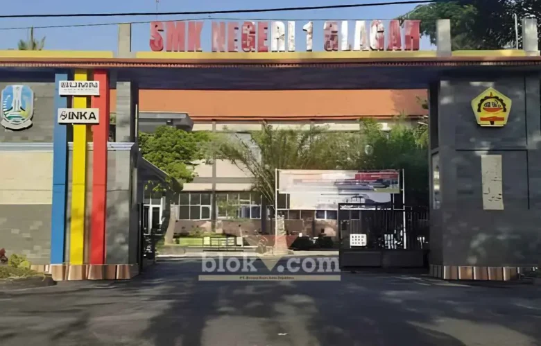 SMKN 1 Glagah Banyuwangi, berduka, Selasa (foto: Blok-a.com/Kuryanto)