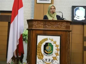 Bupati Ipuk Fiestiandani saat sampaikan nota pengantar Perubahan KUA-PPAS Tahun Anggaran 2026, Kamis (13/08/2026)(foto: blok-a.com/Istimewa)