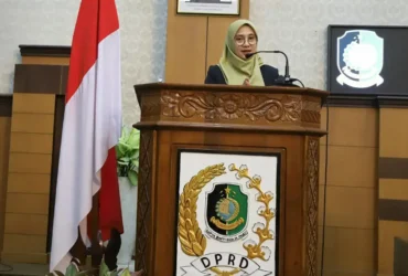 Bupati Ipuk Fiestiandani saat sampaikan nota pengantar Perubahan KUA-PPAS Tahun Anggaran 2026, Kamis (13/08/2026)(foto: blok-a.com/Istimewa)